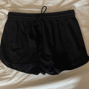 Aritzia TNA Shorts